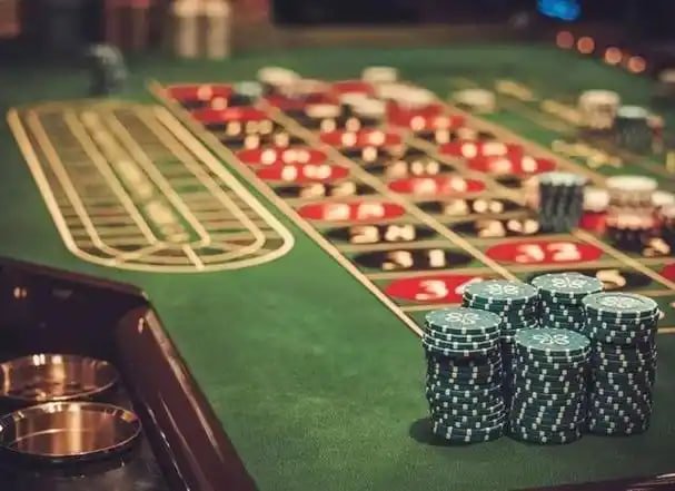 Người chơi trải nghiệm game slot trên thiết bị di động tại rs99